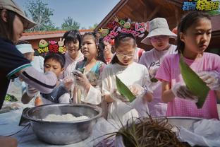 ?哈登威少最后时刻给年轻人授课 外围的卢只能去找小卡叨叨